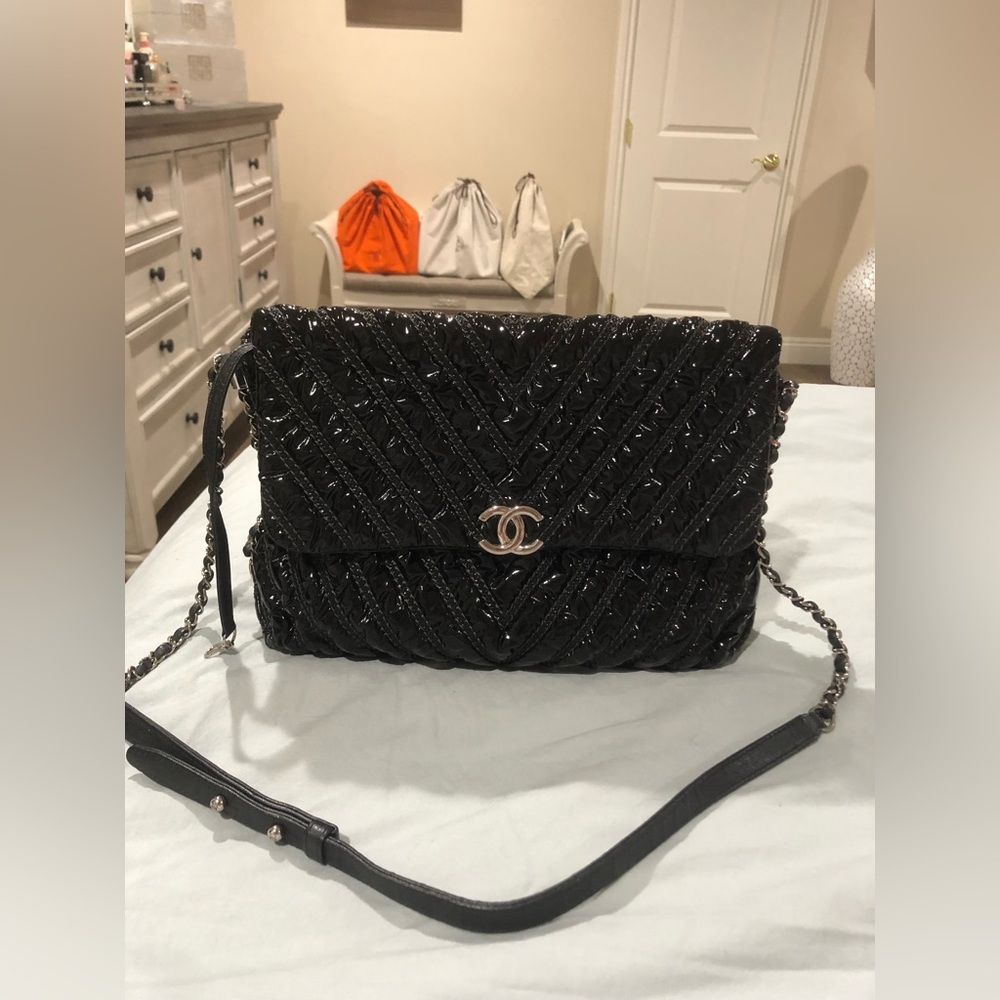 Chanel Crumpled patent chevron Bag